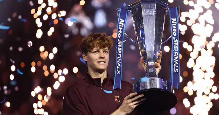 এটিপি ফাইনালসের শিরোপা হাতে সিনার